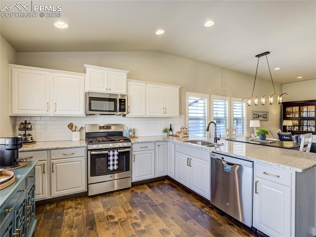 Image 8 of 45: Kitchen