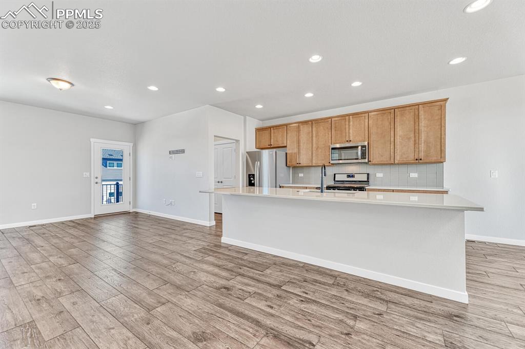 Image 10 of 40: Kitchen