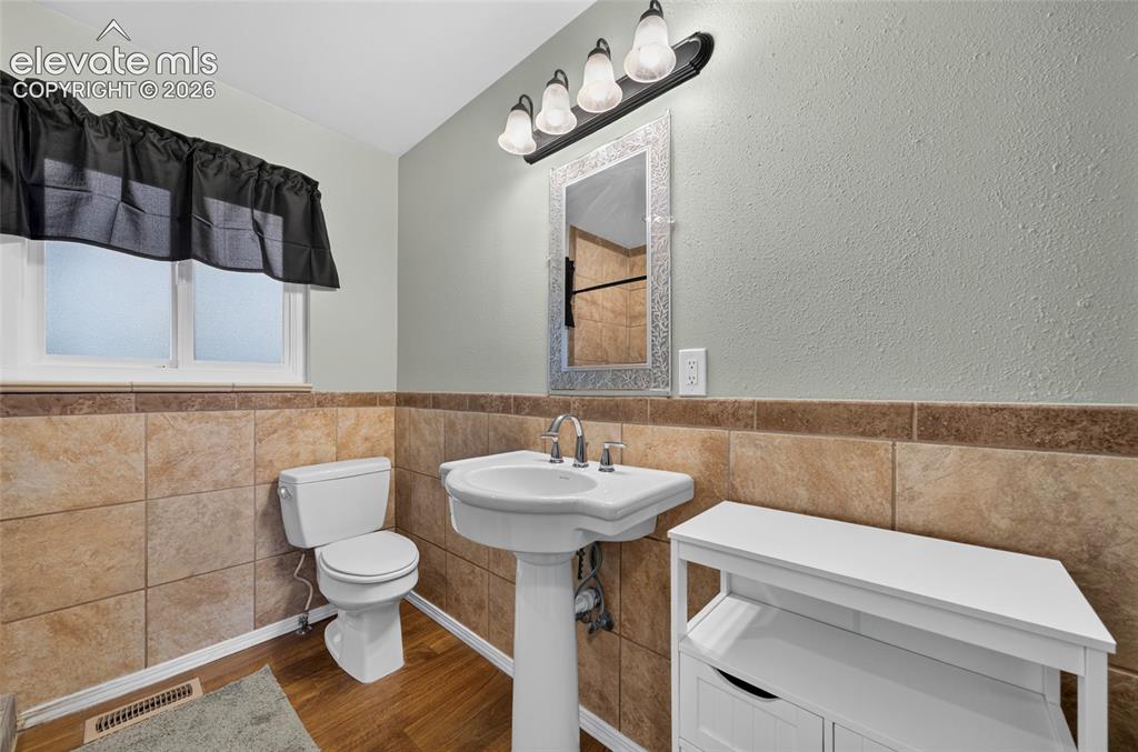 Image 12 of 22: Bathroom