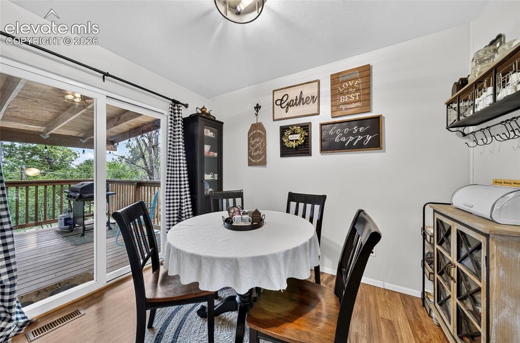 Image 9 of 22: Dining Area