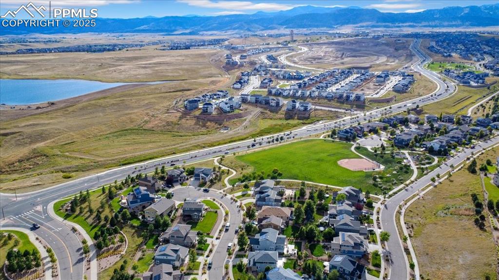 Image 36 of 36: Aerial view of cul-de-sac street