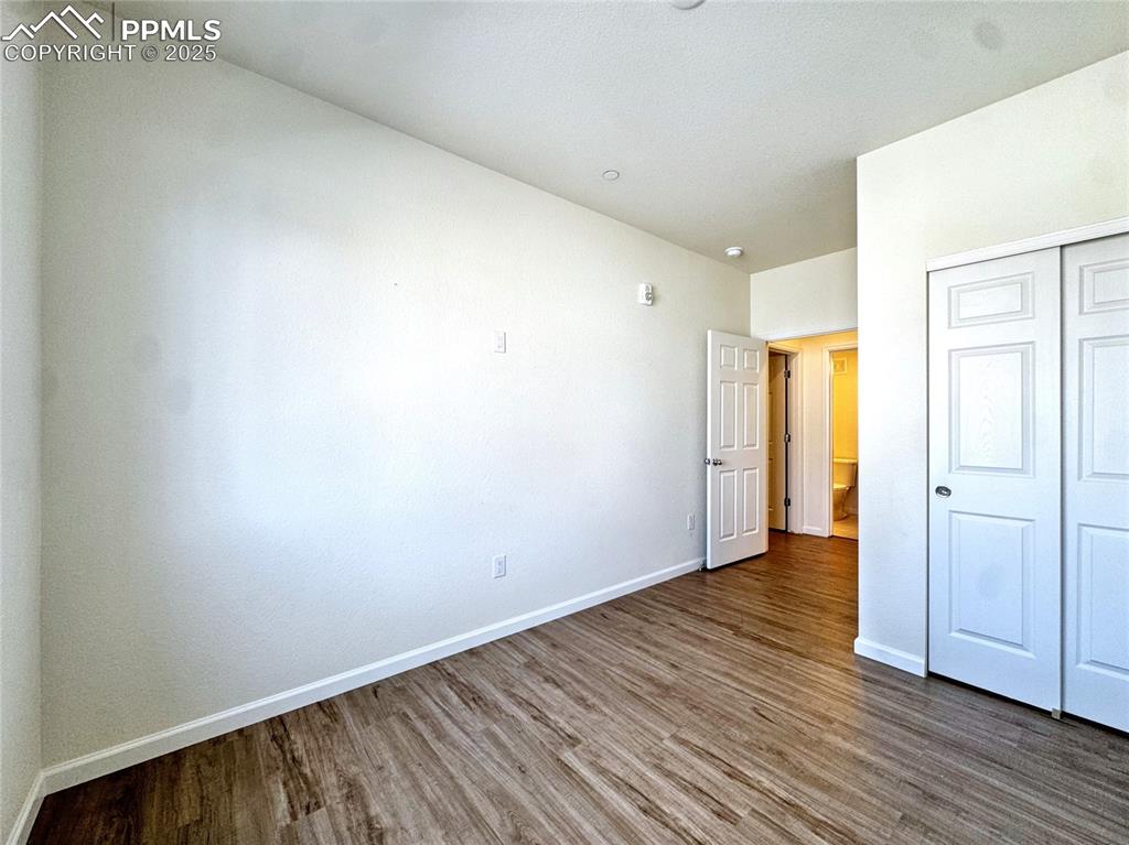 Image 14 of 29: Bedroom