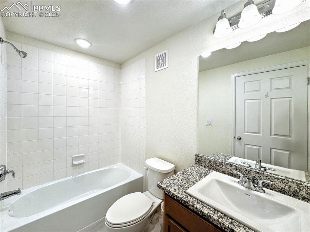 Image 16 of 29: Full Bath