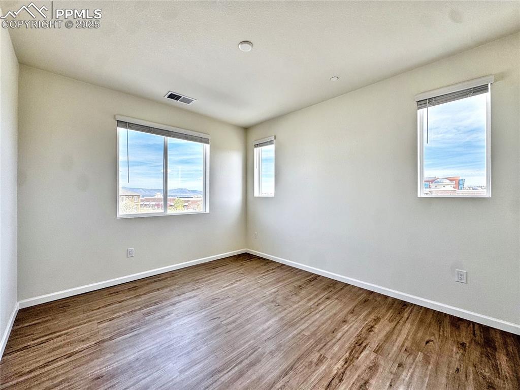 Image 19 of 29: Primary Bedroom