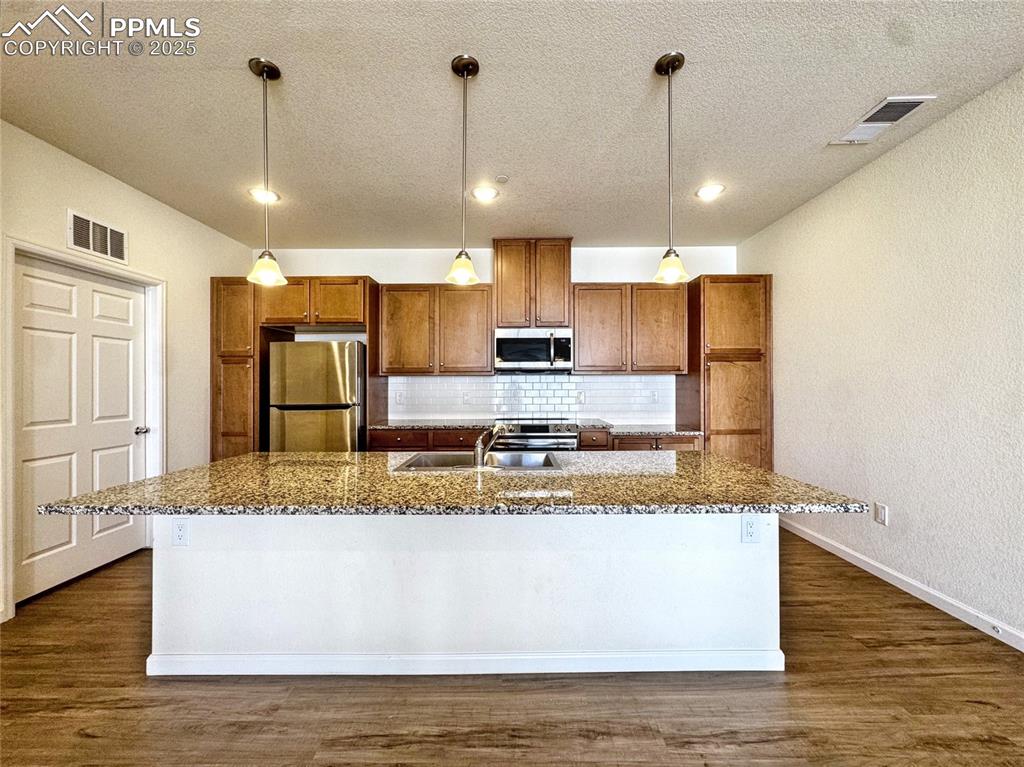 Image 4 of 29: Kitchen