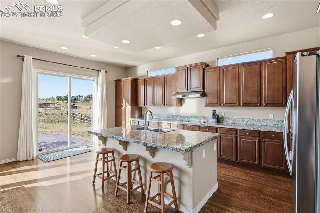 Image 16 of 42: Kitchen