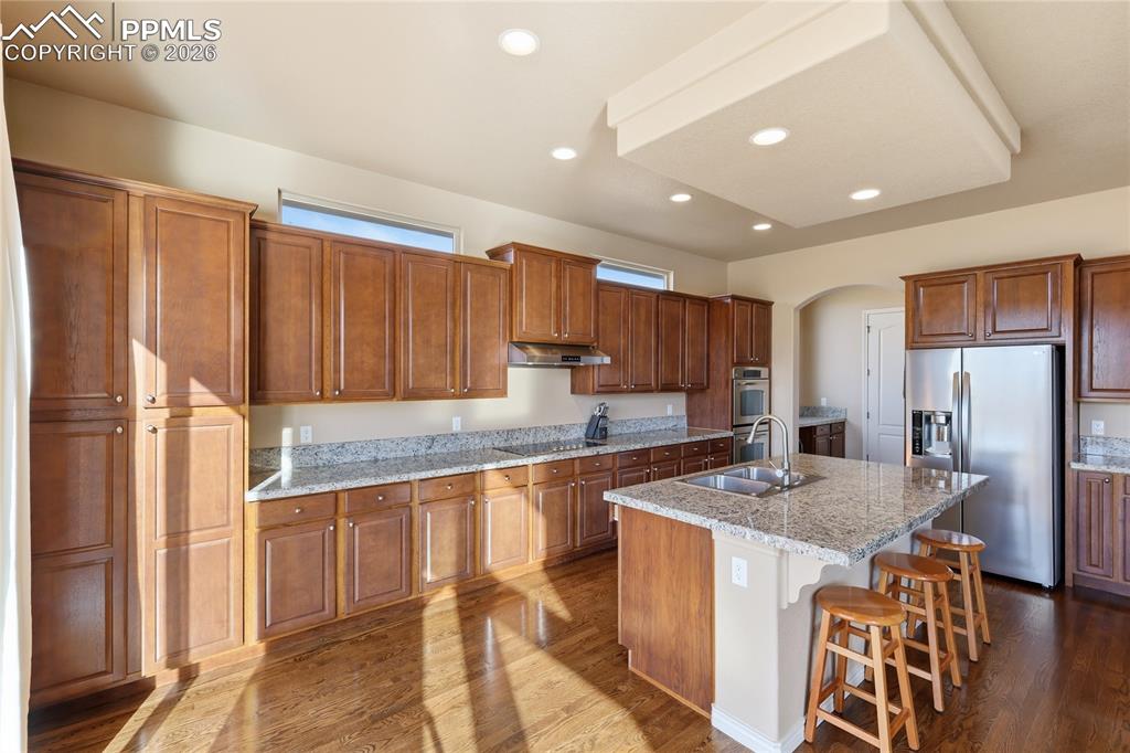 Image 18 of 42: Kitchen