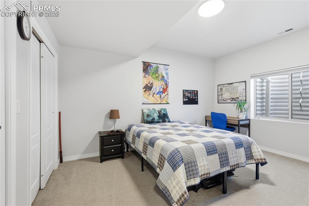 Image 38 of 42: Bedroom