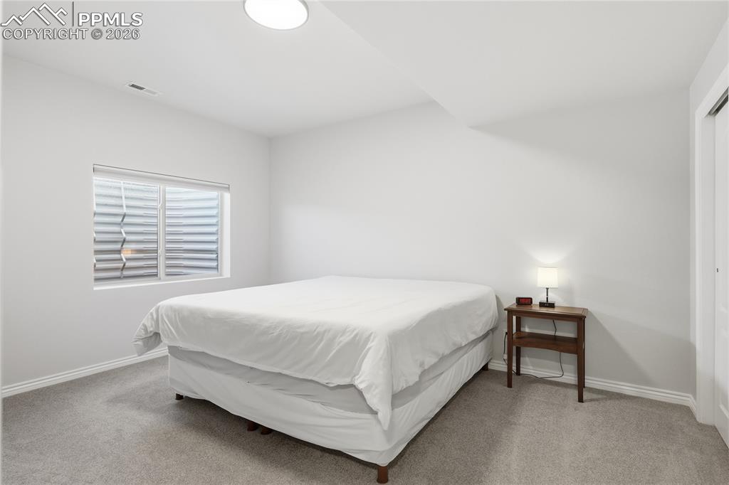 Image 40 of 42: Bedroom