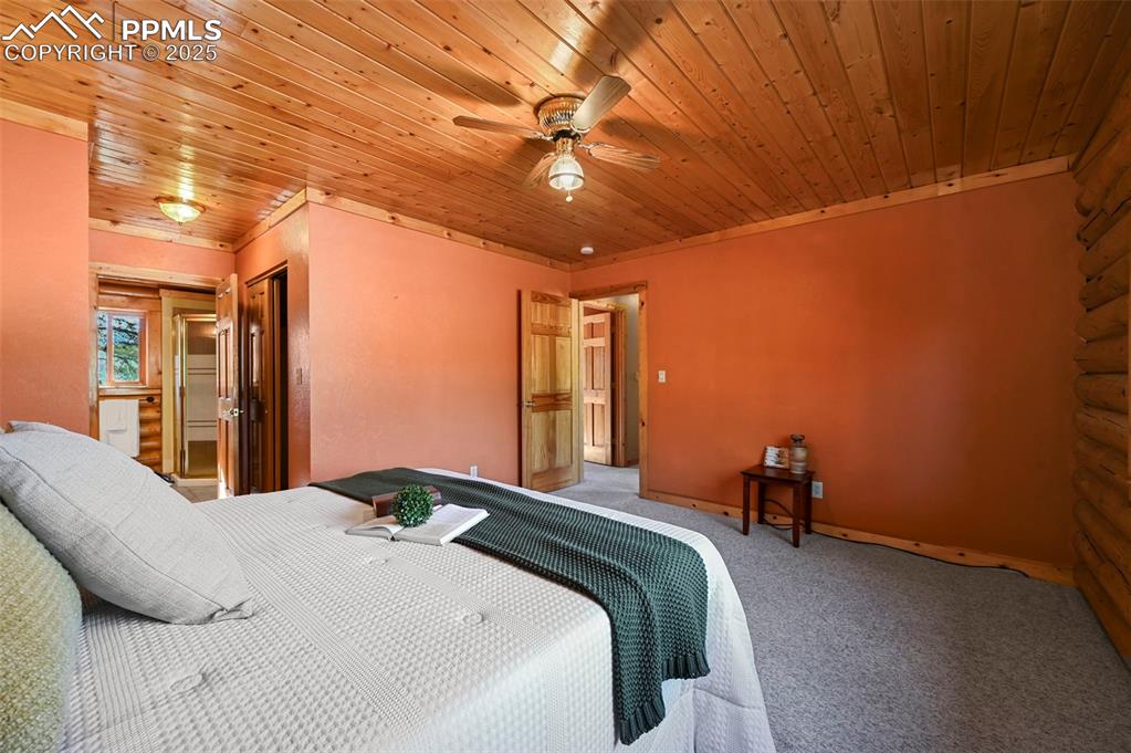 Image 11 of 33: Bedroom