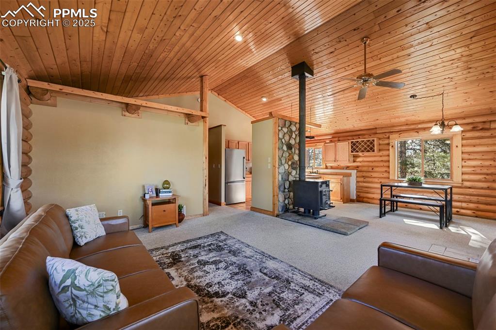 Image 5 of 33: Living Room