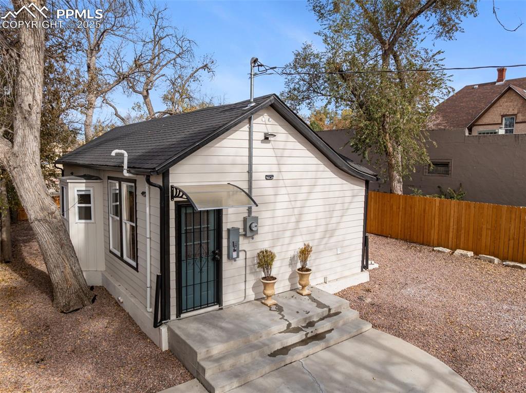 Image 40 of 42: Back of Structure