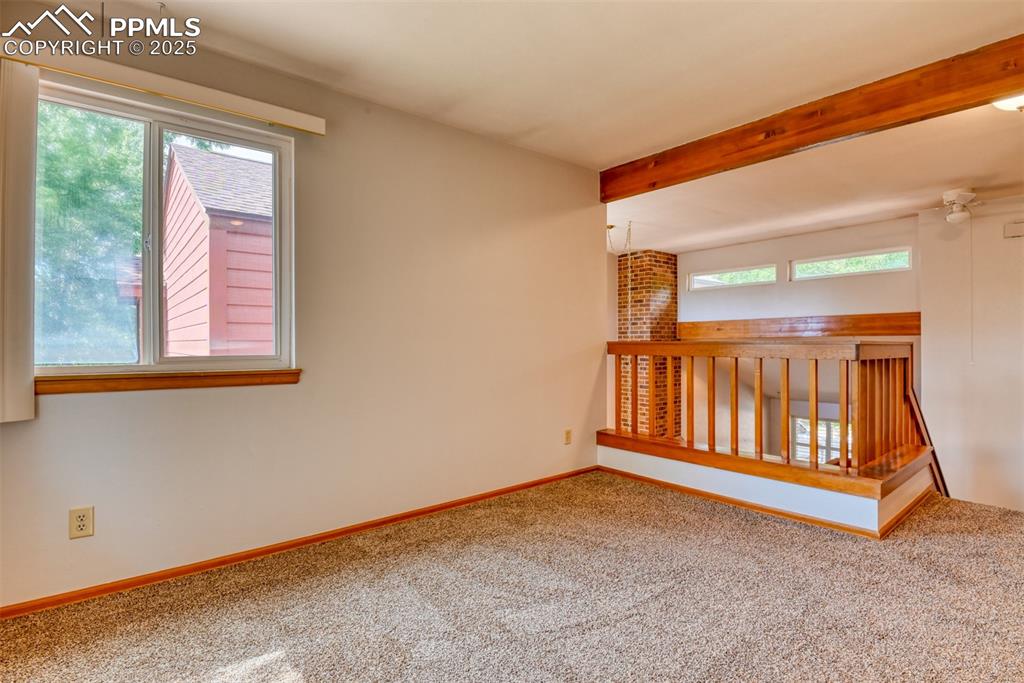 Image 19 of 43: Loft