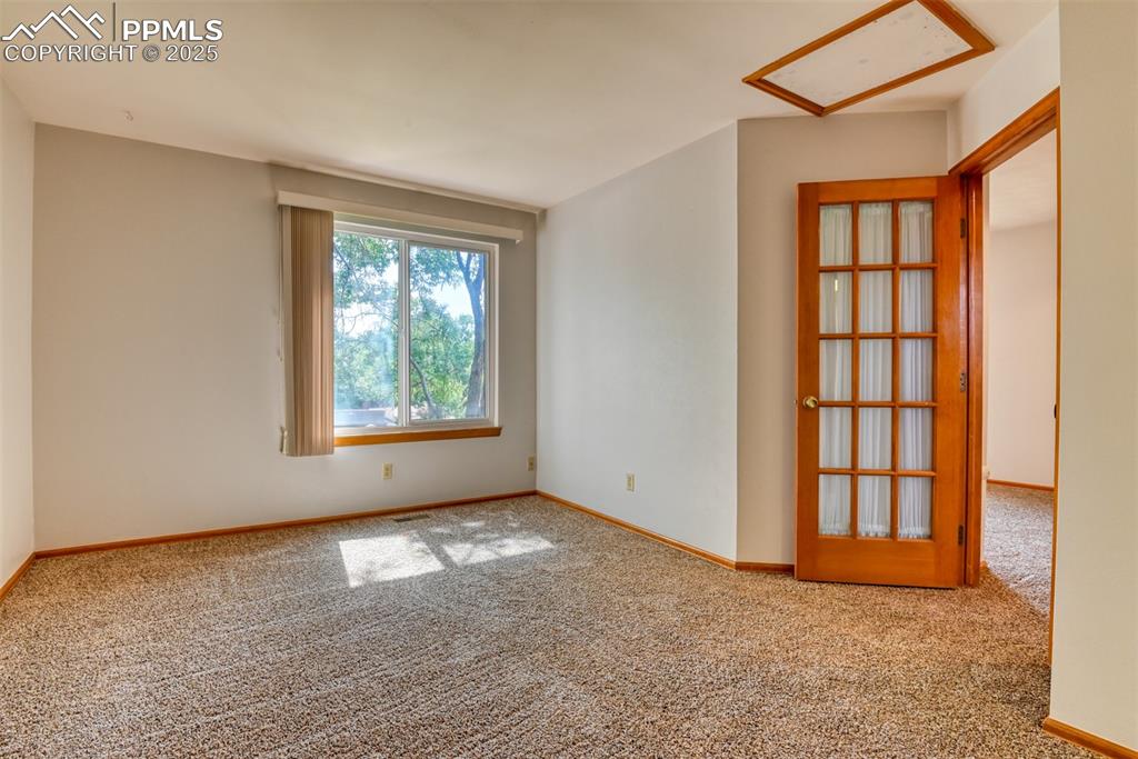 Image 22 of 43: Bedroom