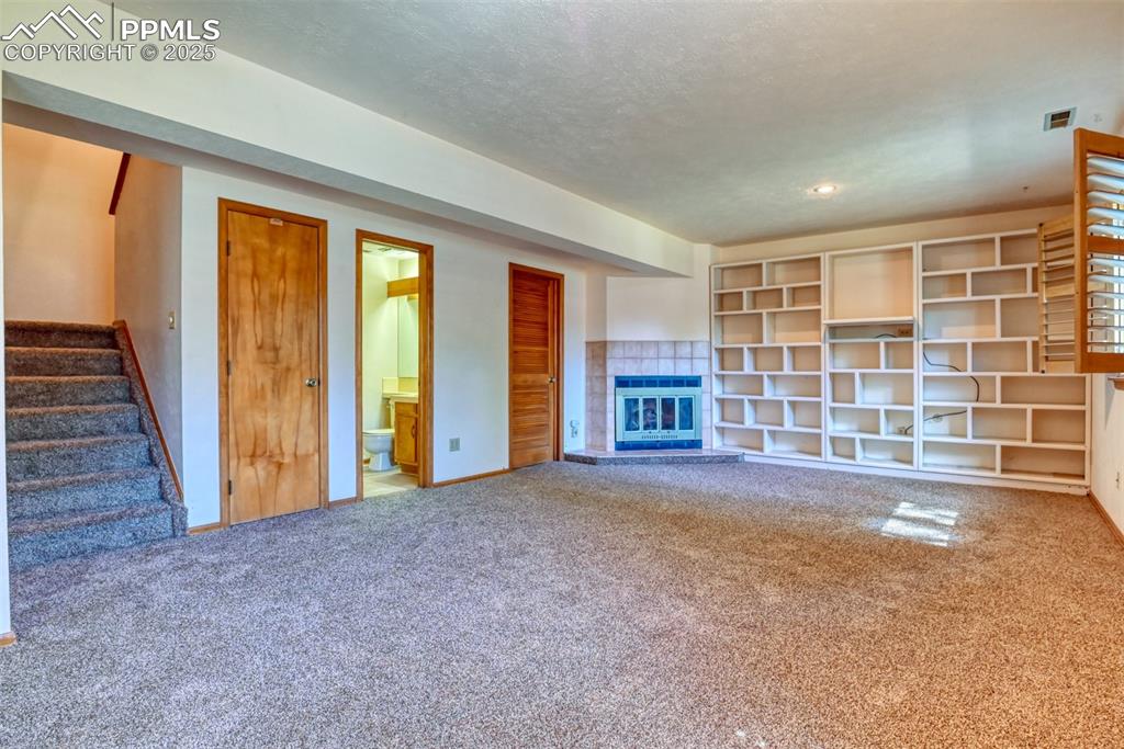 Image 31 of 43: Bedroom