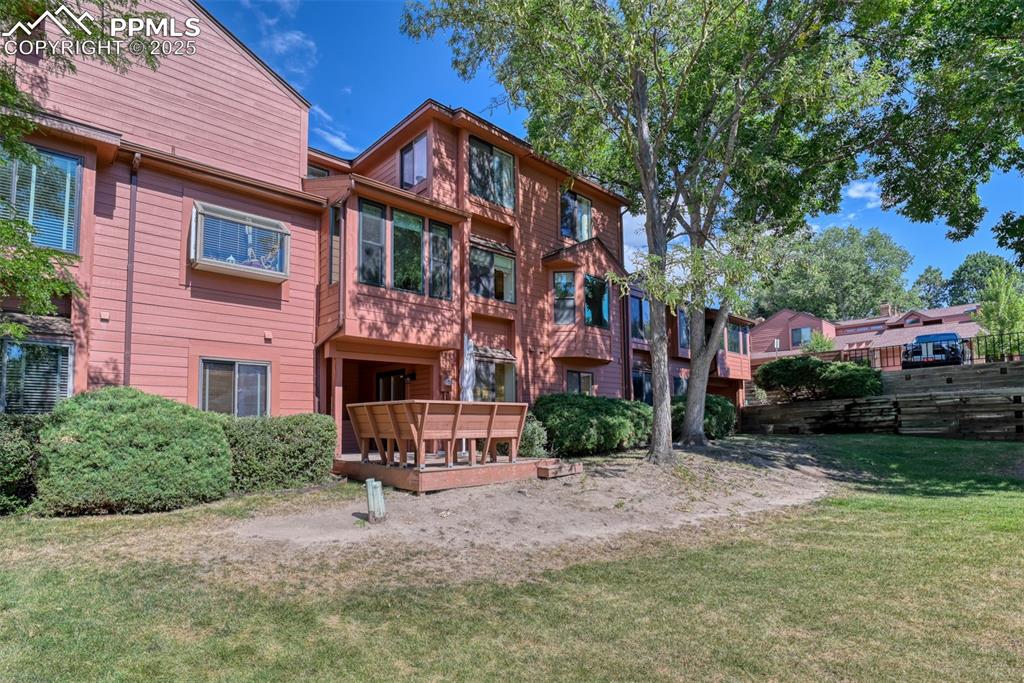 Image 41 of 43: Back of Structure