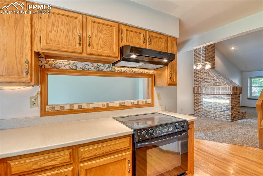 Image 5 of 43: Kitchen