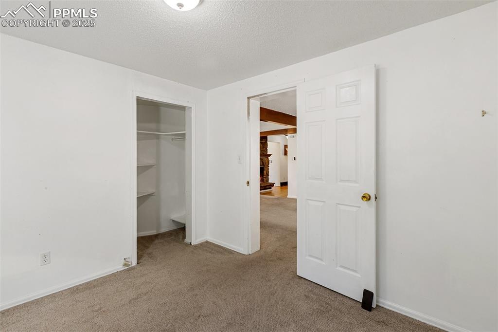 Image 16 of 27: Bedroom