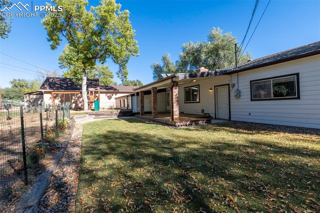 Image 25 of 27: Back of Structure