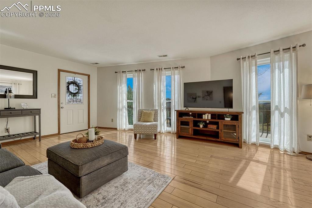 Image 7 of 27: Living Room