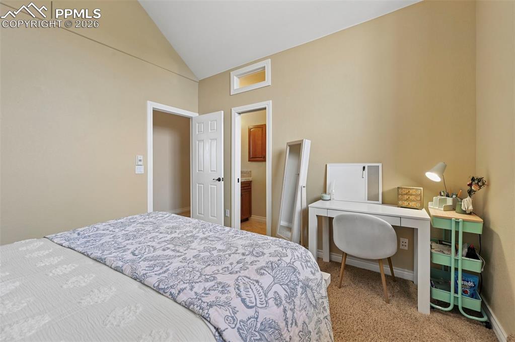 Image 27 of 50: Bedroom