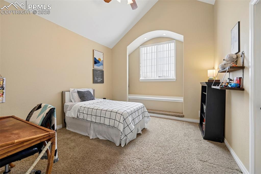 Image 29 of 50: Bedroom