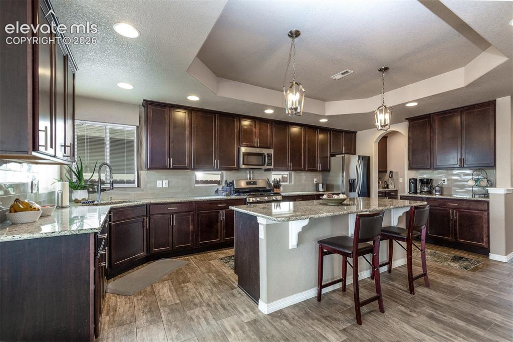 Image 11 of 45: Kitchen