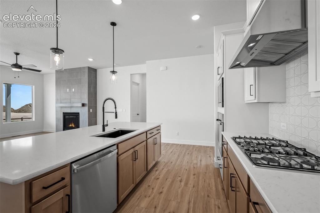 Image 11 of 38: Kitchen