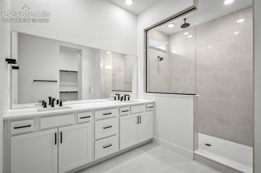 Image 19 of 38: Master Bathroom