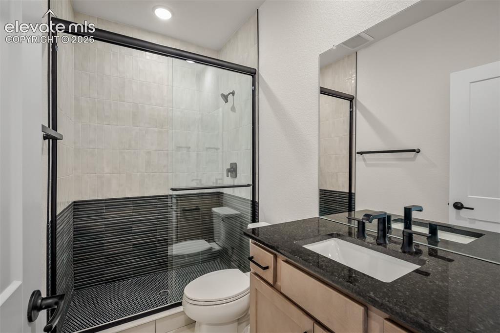 Image 33 of 38: Bathroom