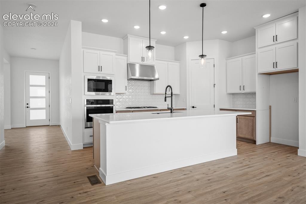Image 6 of 38: Kitchen