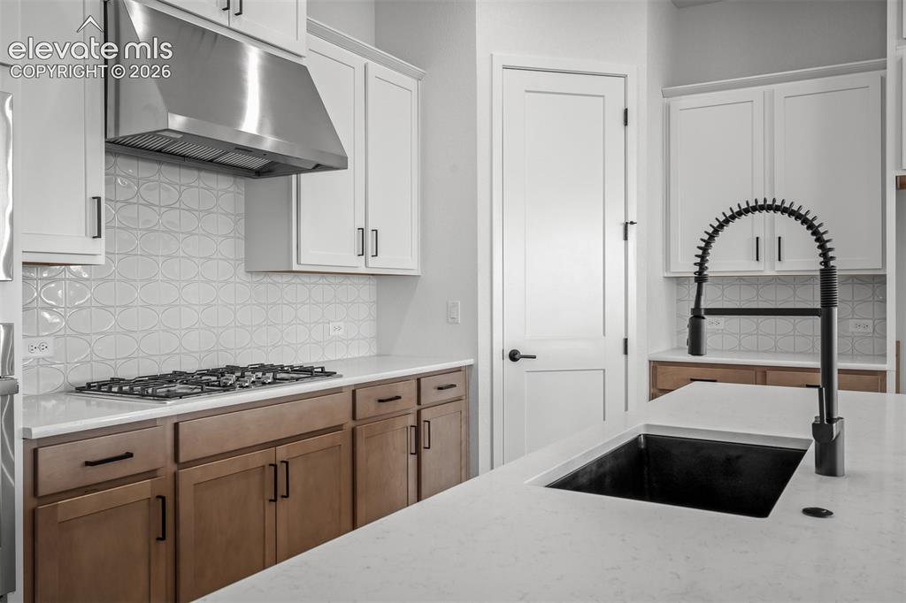Image 8 of 38: Kitchen