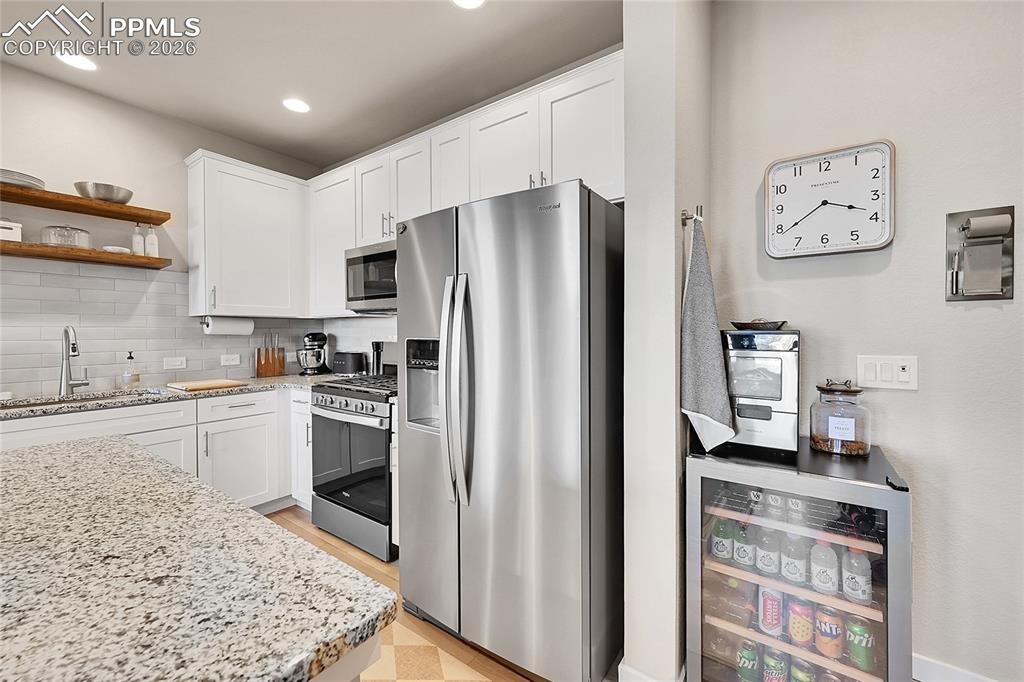 Image 12 of 33: Kitchen