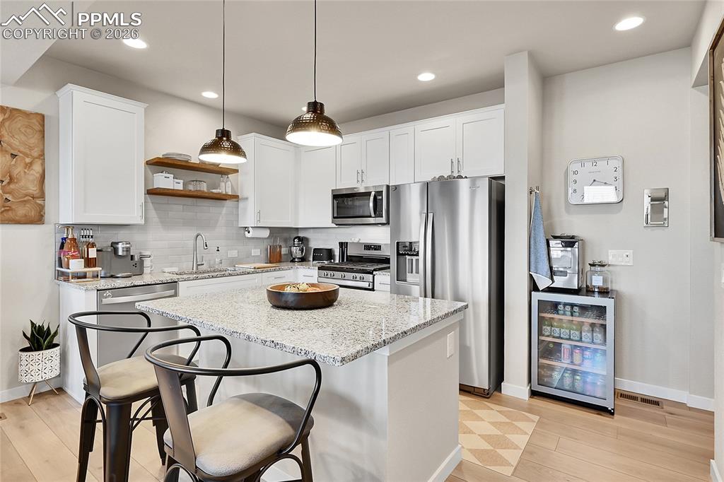 Image 6 of 33: Kitchen