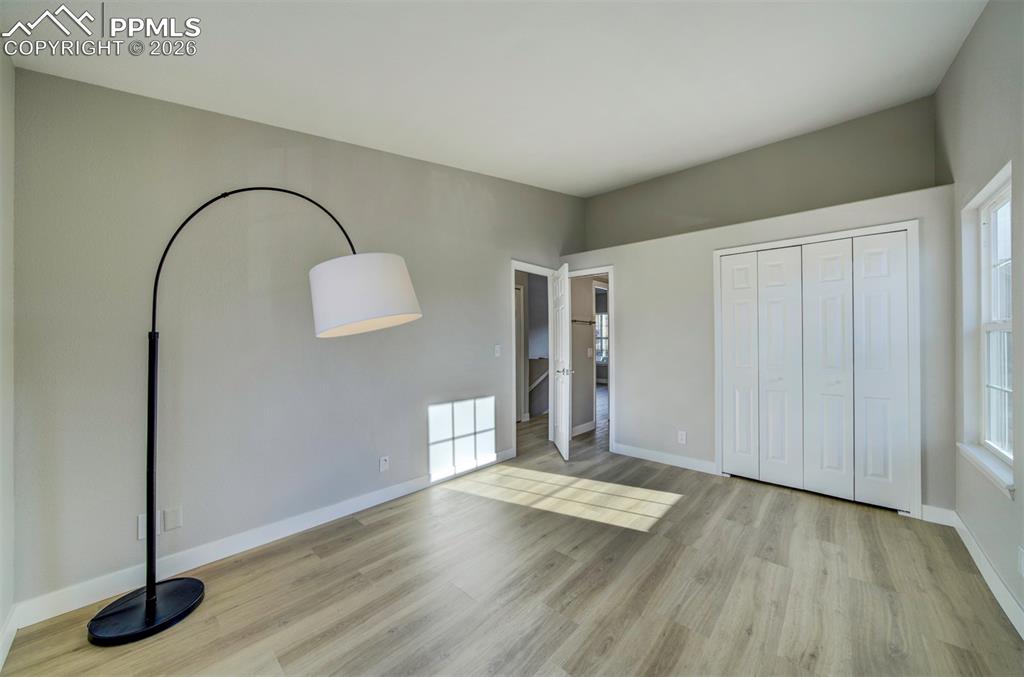 Image 17 of 33: Bedroom