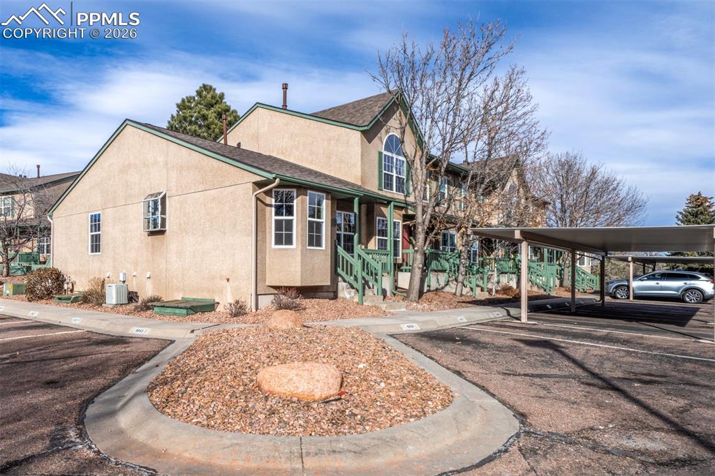 Image 4 of 33: Side of Structure