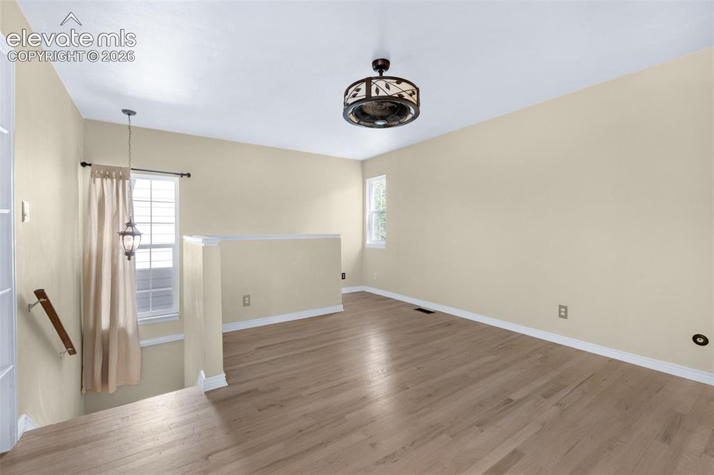 Image 19 of 50: Loft