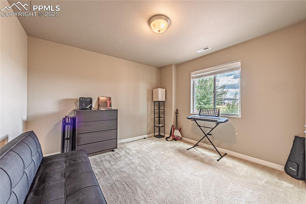 Image 33 of 49: Sitting Room