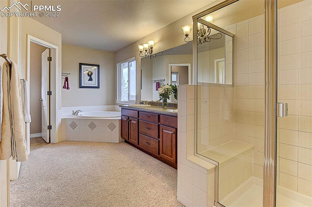 Listing 1211025, Image 24 of 42