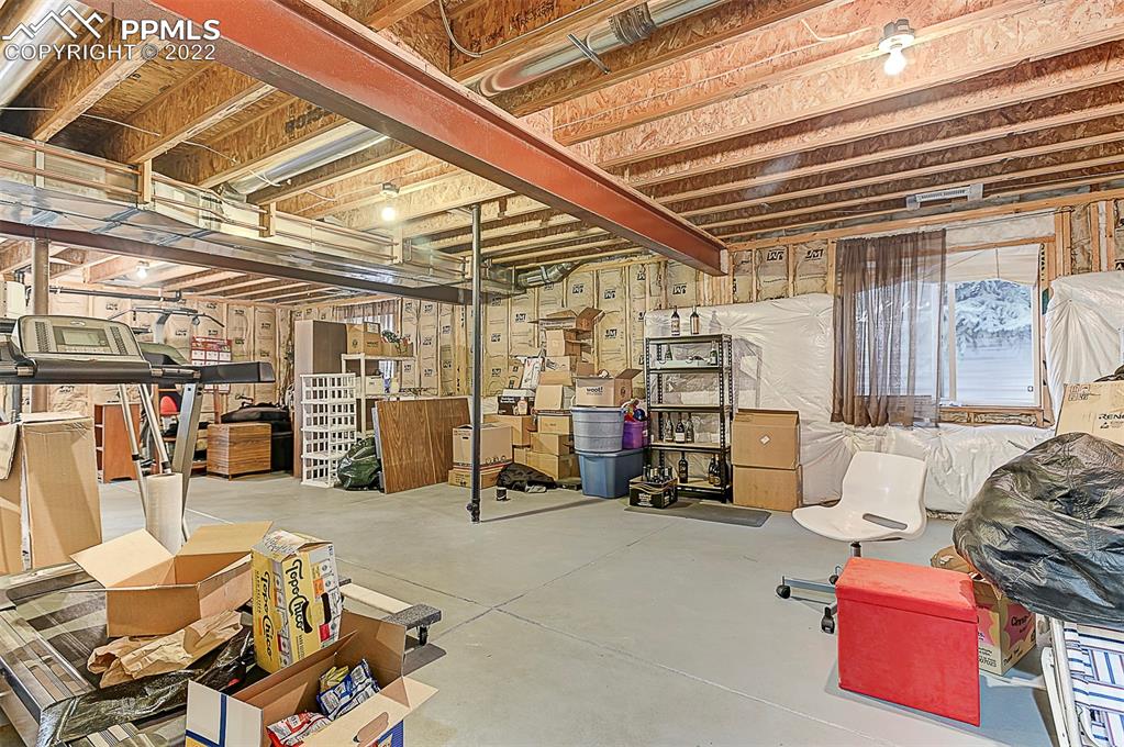 Listing 1211025, Image 36 of 42