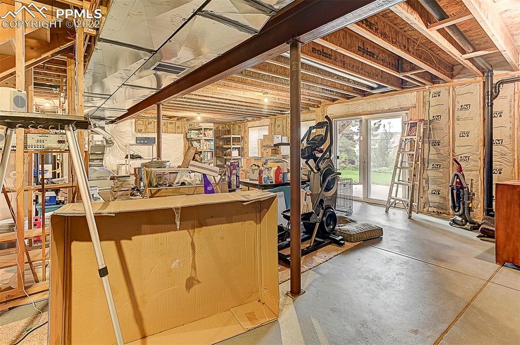 Listing 1211025, Image 37 of 42