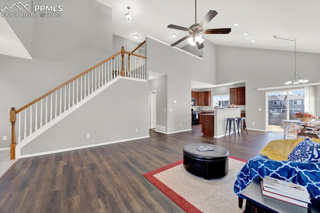 Image 5 of 40: Living Room