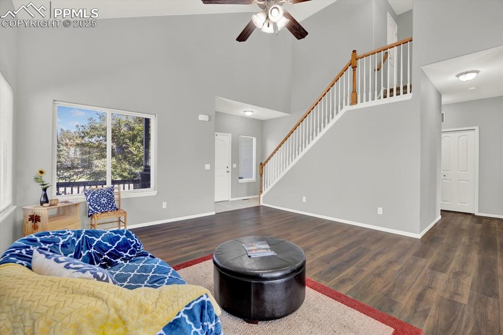 Image 7 of 40: Living Room