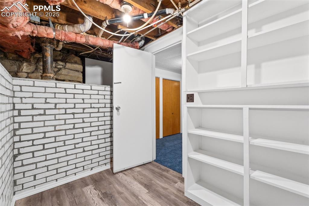 Image 33 of 43: Storage