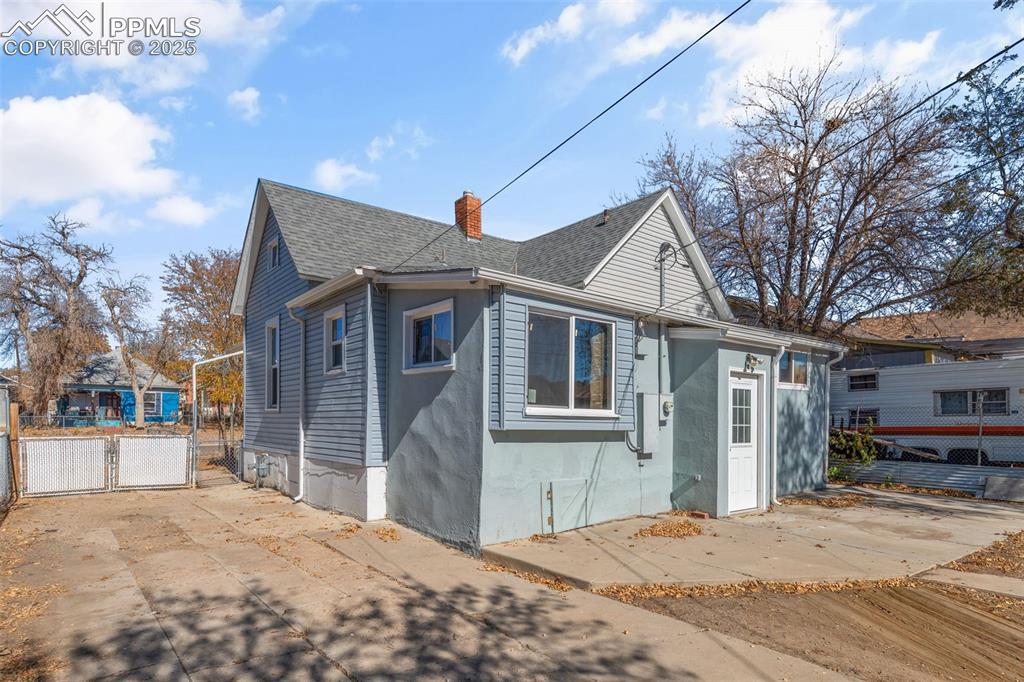 Image 35 of 43: Back of Structure