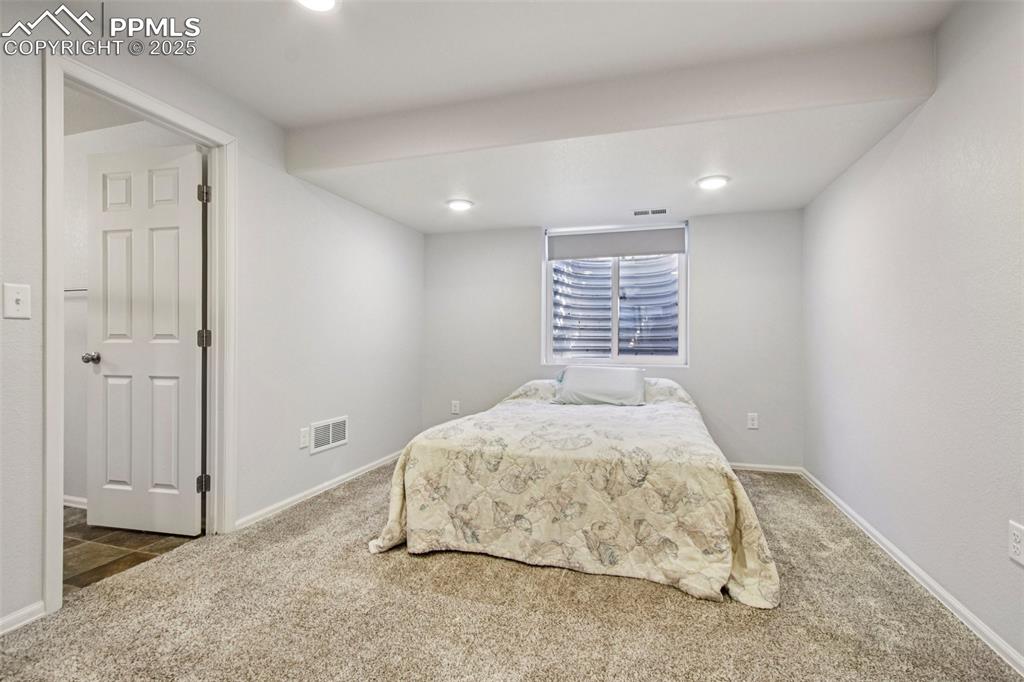 Image 20 of 35: Bedroom