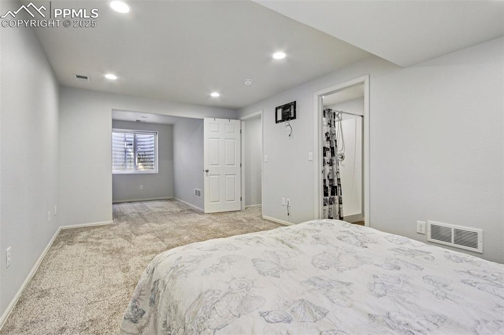 Image 21 of 35: Bedroom