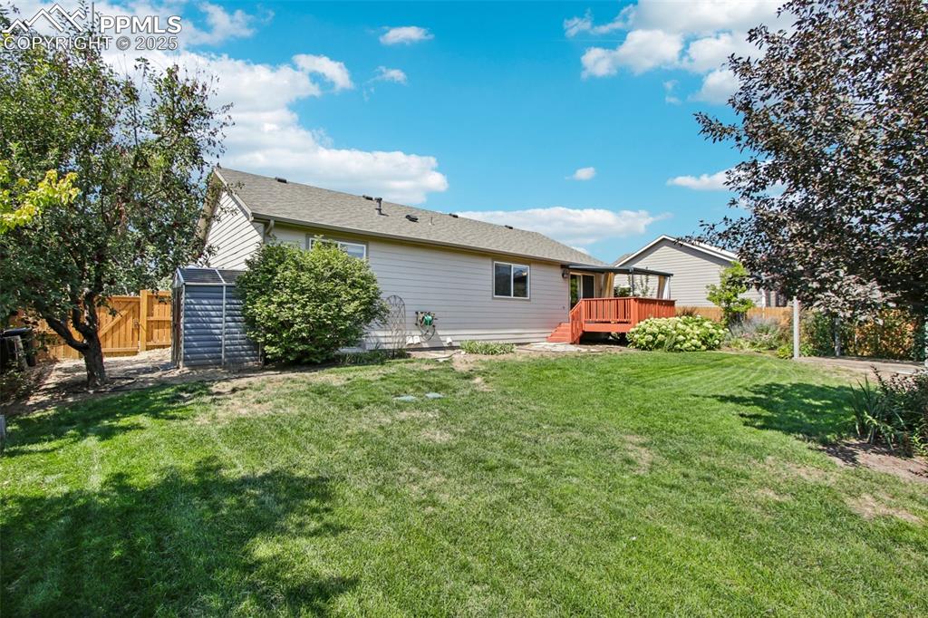 Image 25 of 35: Back of Structure