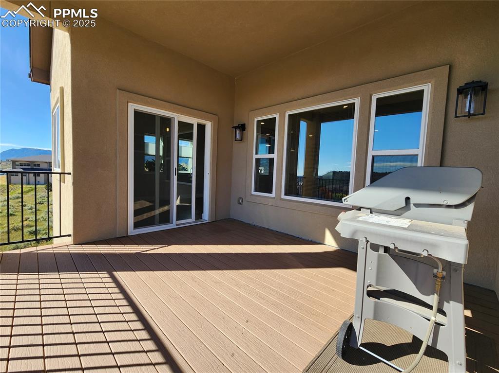 Image 13 of 50: Balcony