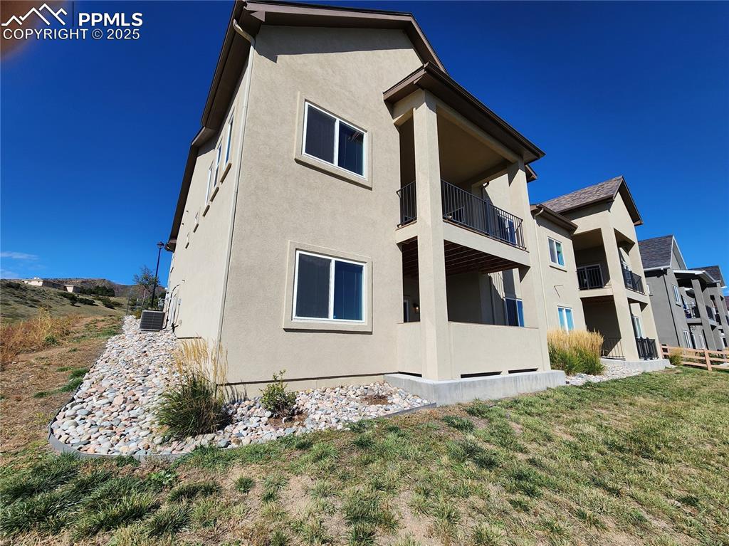 Image 38 of 50: Back of Structure